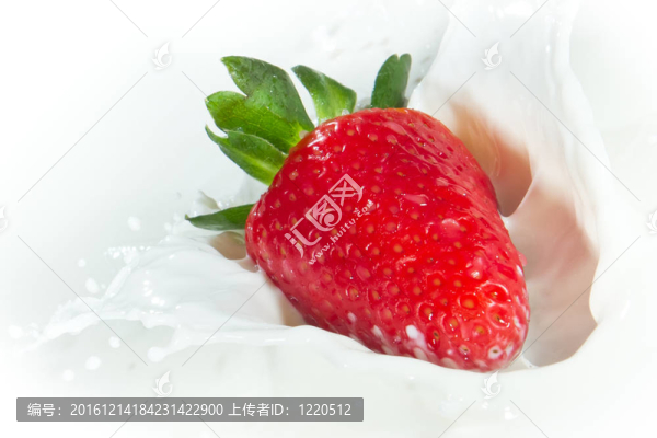 草莓濺奶