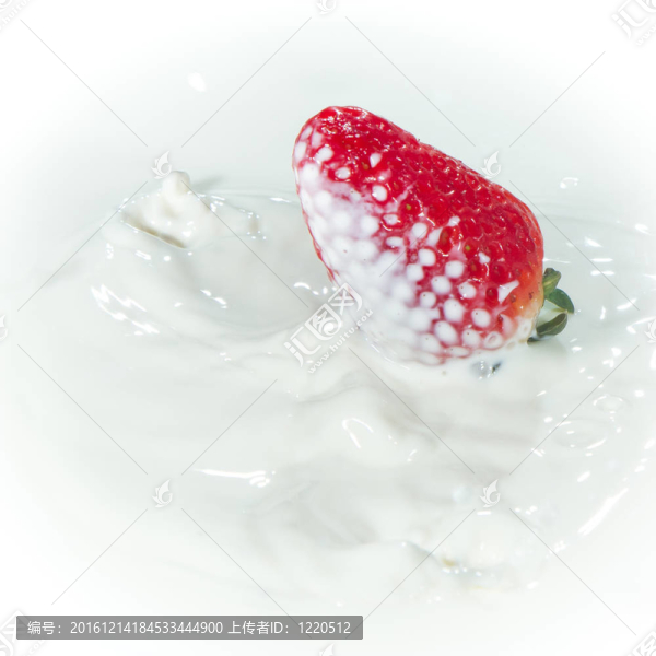 草莓濺奶