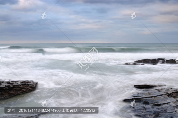 驚濤駭浪；Trebarwith東街；康沃爾。