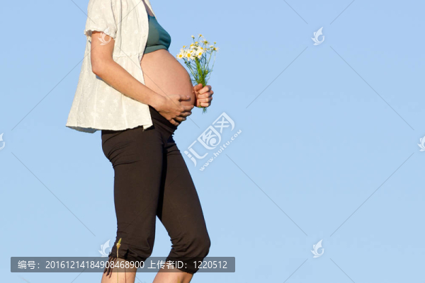 草原孕婦