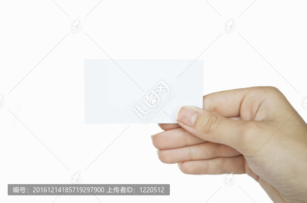 手和一張白色的卡片