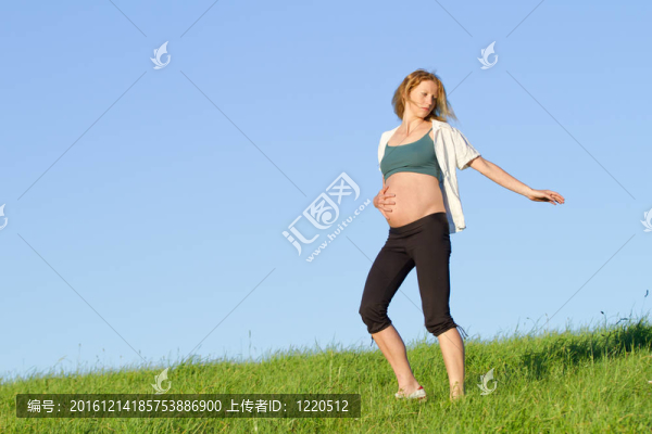 草原孕婦