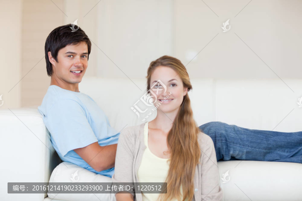 年輕夫婦合影