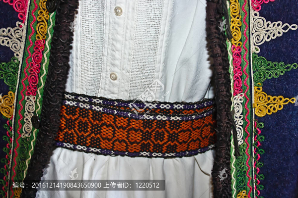 羅馬尼亞傳統(tǒng)民間服飾.細(xì)節(jié)16