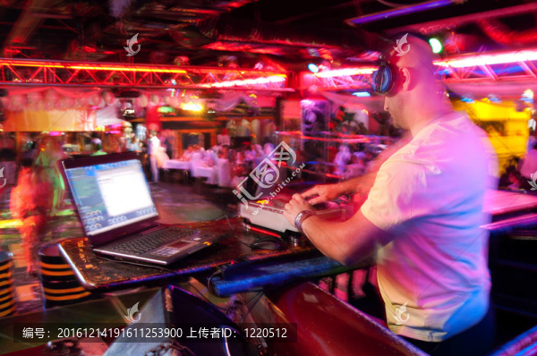 DJ控制面板的后面