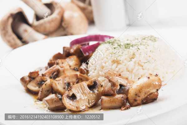 蘑菇飯