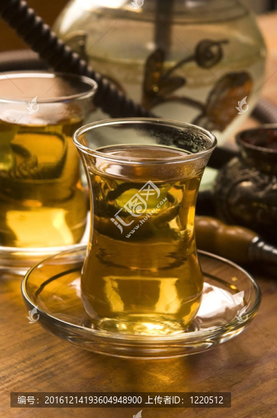 杯土耳其茶和水煙曾在傳統(tǒng)風(fēng)格