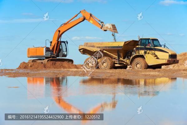 裝載機(jī)挖掘機(jī)和自卸車翻車機(jī)