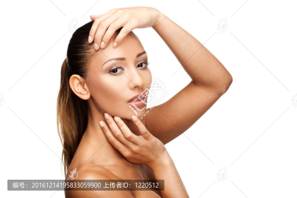 年輕美女?dāng)[姿勢(shì)