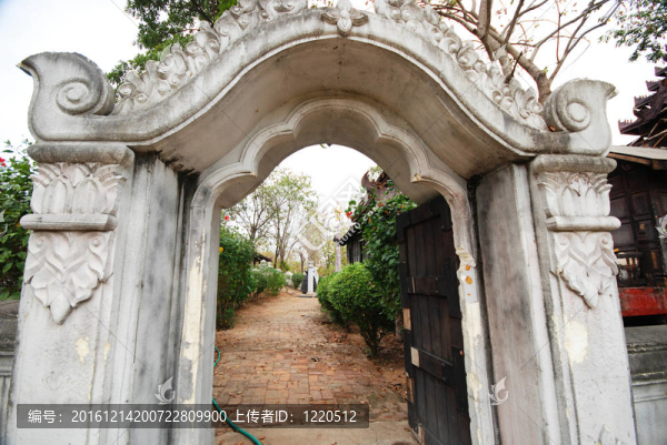 美麗的泰國寺廟大門
