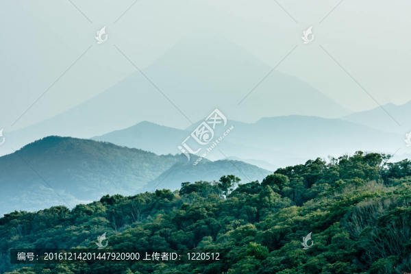 層狀山丘與山開聞（kaimondake）