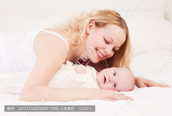 母親和嬰兒