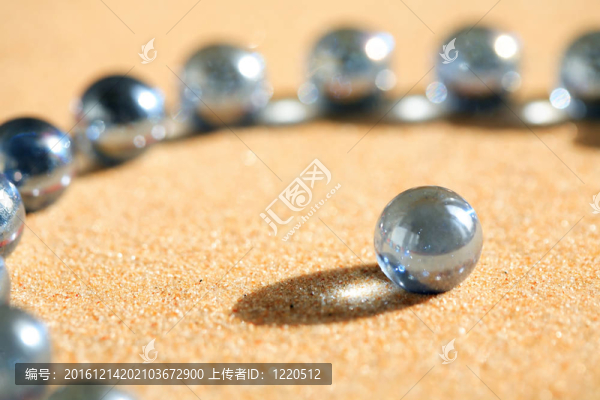 砂上玻璃球