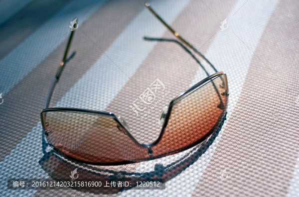 女士太陽(yáng)鏡