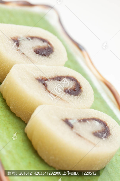 盤(pán)子上的香蕉卷