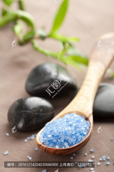 草藥鹽和溫泉石