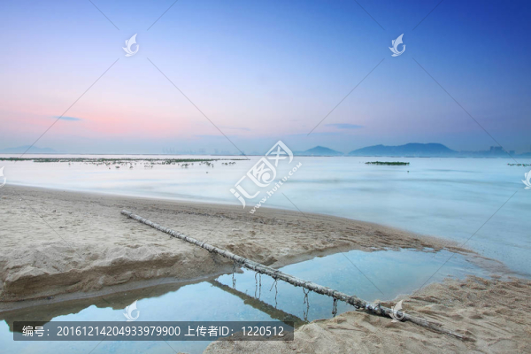 海灘上的熱帶日落。