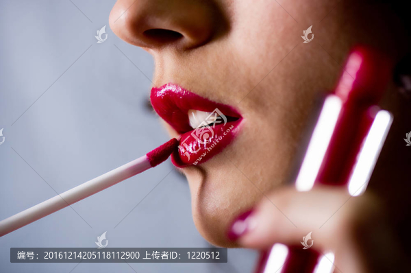 女性唇彩