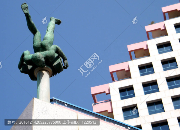 特拉維夫貝德haopera潛水員雕塑2010