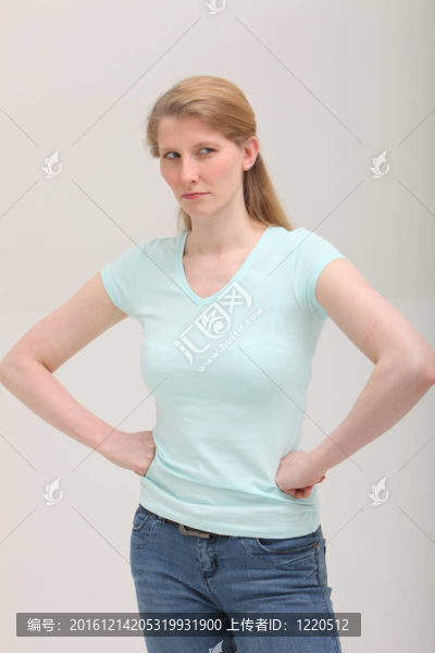 嫉妒的金發(fā)女人