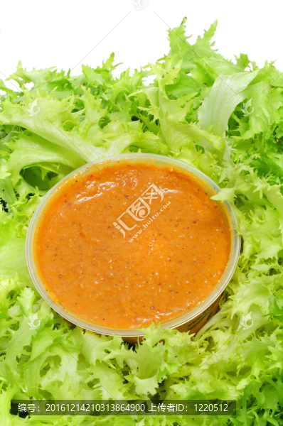 菊苣菊苣與羅美思可醬；典型的色拉從加泰羅尼亞；西班牙