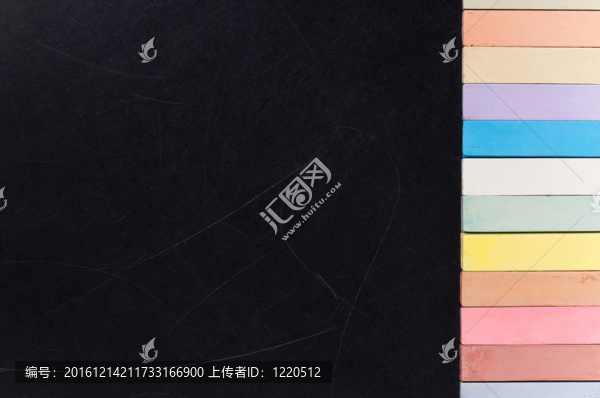 用彩色粉筆黑板
