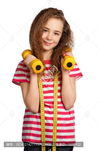 女孩用啞鈴