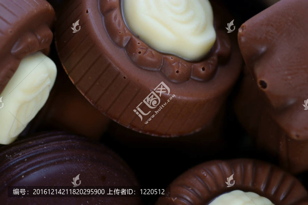 果仁巧克力糖果