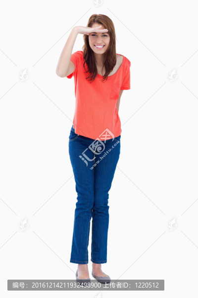 少年試圖用她的手看她的眼睛