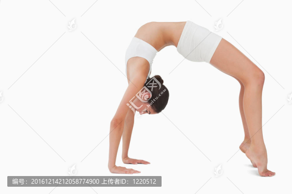 苗條女子瑜伽姿勢(shì)