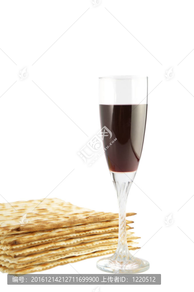 猶太人的宗教節(jié)日逾越節(jié)的傳統(tǒng)食品Matza和紅葡萄酒