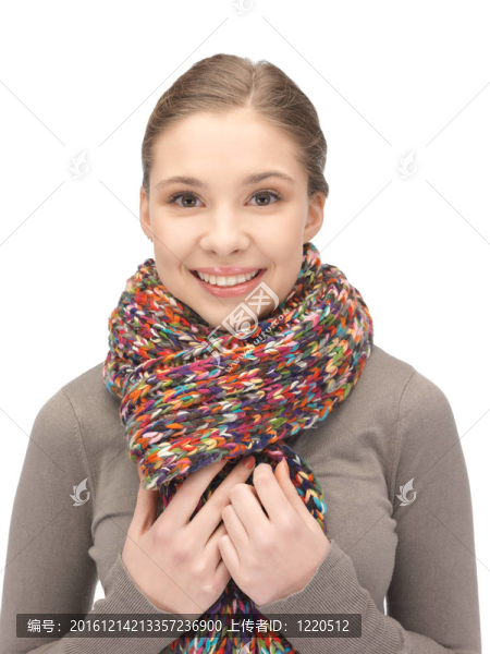美麗的女人在消聲器