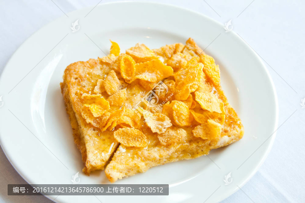 白面包上有蜂蜜的面包