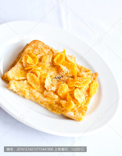 白面包上有蜂蜜的面包