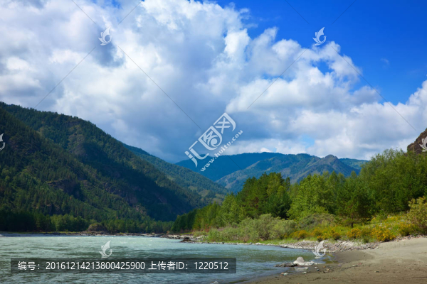 Mountains河