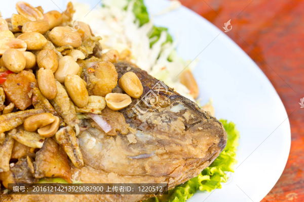 新鮮香草豆炒魚