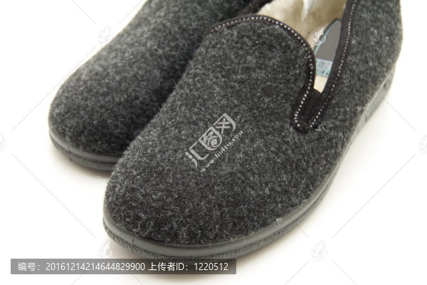 灰色拖鞋