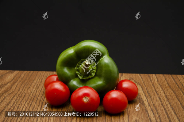 與雞尾酒西紅柿辣椒