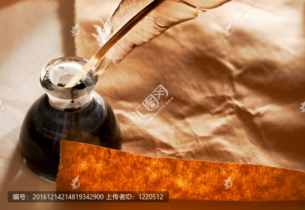 紙背景羽毛墨水瓶