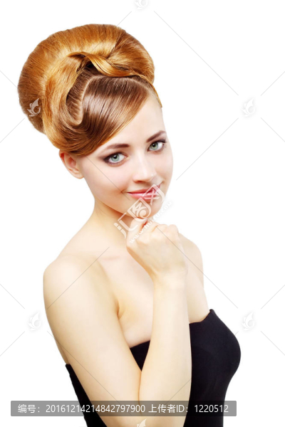 美麗的女孩與復(fù)古的發(fā)型孤立的白色