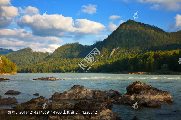 Mountains河