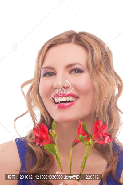 微笑的女人，鮮艷的鮮花