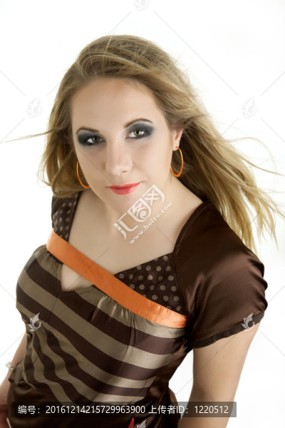 一個(gè)美麗的年輕女人