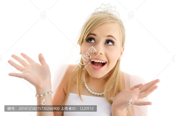 穿婚紗的少女