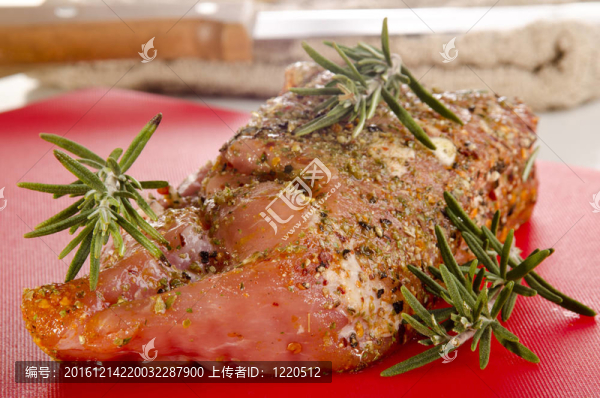 腌豬肉和有機(jī)迷迭香