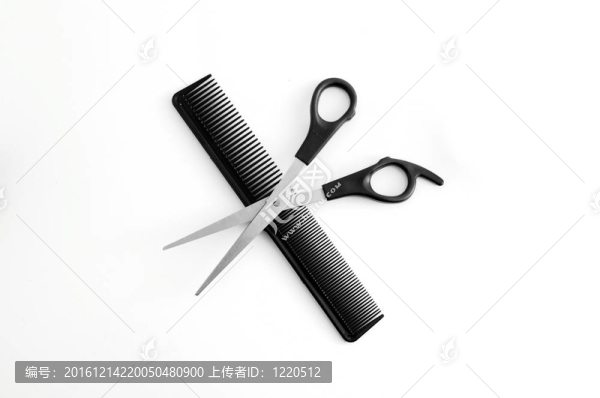 理發(fā)師的剪刀和梳子