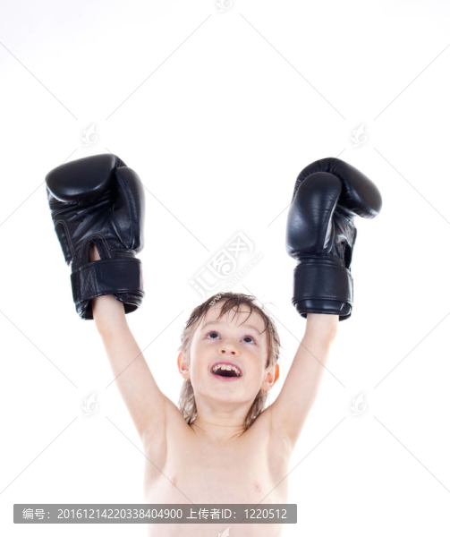 快樂小男孩拳擊冠軍