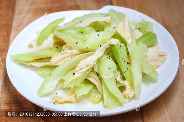 芹菜腐竹