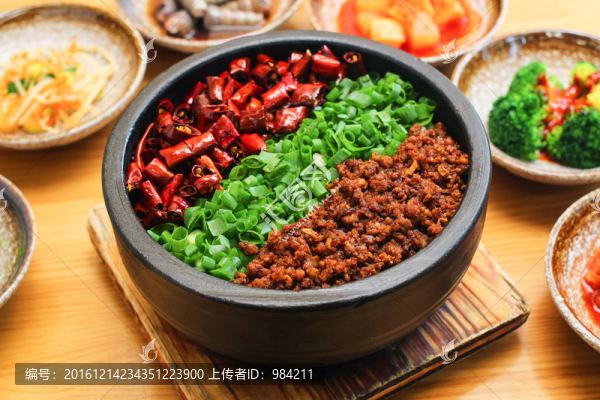 肉沫石鍋拌飯