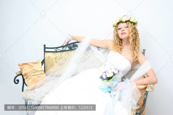 年輕漂亮的女人